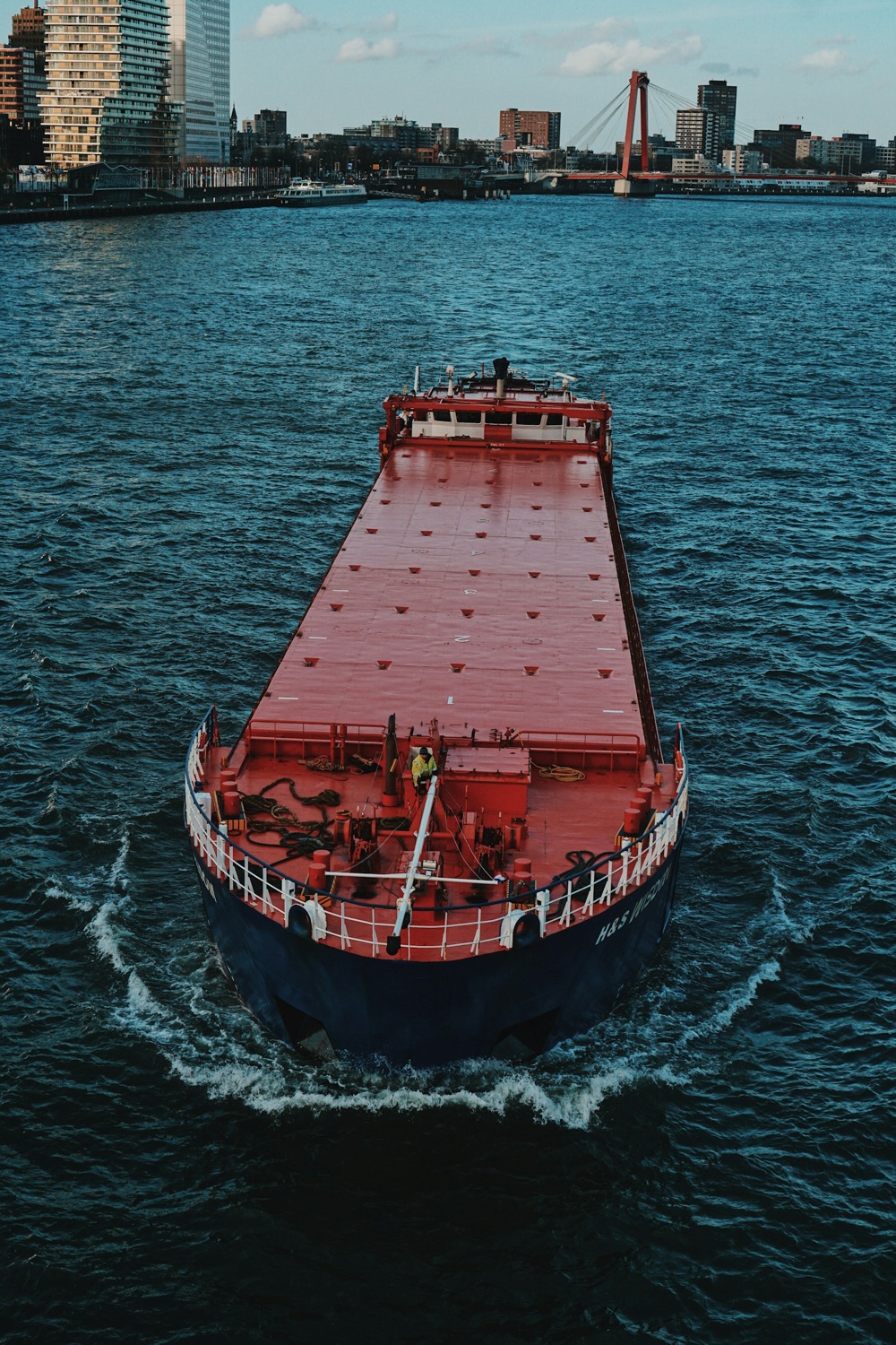 Logistica via nave delle ferroleghe: bulk carrier in navigazione